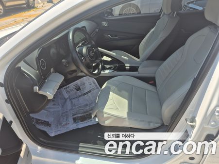 Hyundai Elantra 2022, фото 17