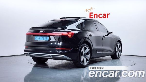 Audi e-tron 2021, фото 2