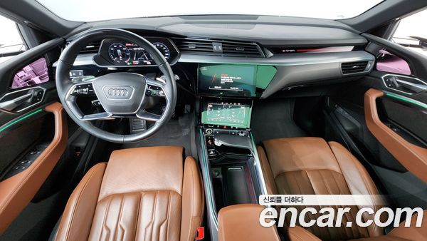 Audi e-tron 2021, фото 7