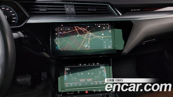 Audi e-tron 2021, фото 12
