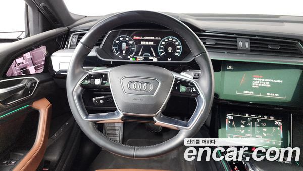 Audi e-tron 2021, фото 13