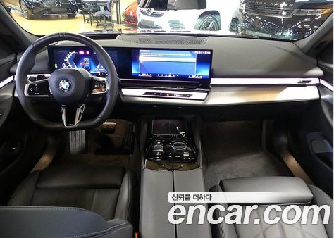 BMW 5 Series 2025, фото 7