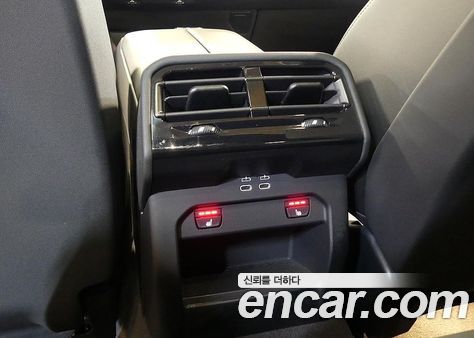 BMW 5 Series 2025, фото 18