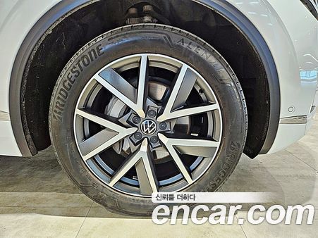 Volkswagen Touareg 2023, фото 5