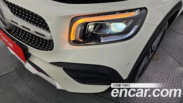 Mercedes-Benz GLB 2023, фото 8