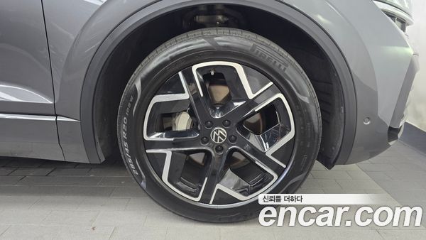 Volkswagen Touareg 2024, фото 7