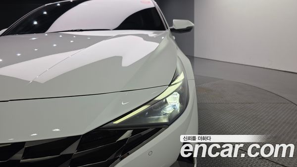 Hyundai Elantra 2023, фото 8