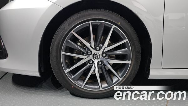 Toyota Camry 2024, фото 5