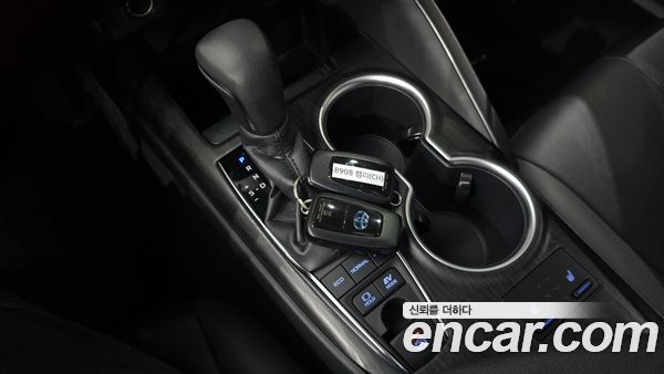 Toyota Camry 2024, фото 12