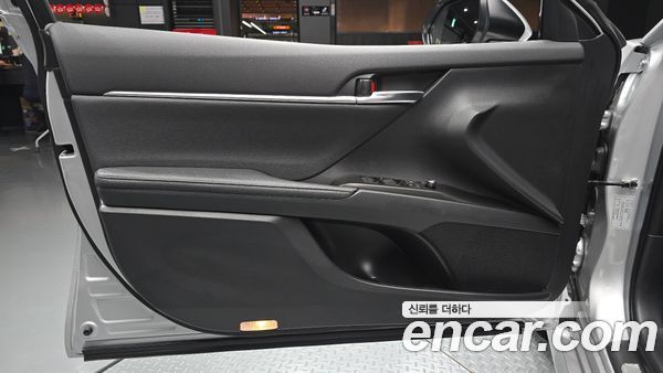 Toyota Camry 2024, фото 14