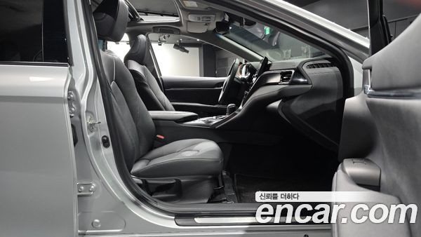 Toyota Camry 2024, фото 16