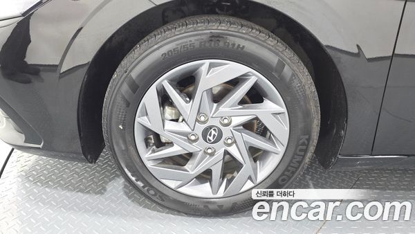 Hyundai Elantra 2024, фото 5