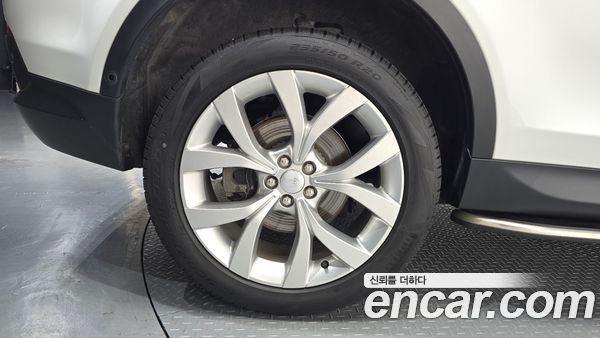 Land Rover Discovery Sport 2021, фото 5