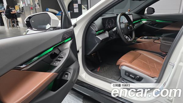 BMW 5 Series 2025, фото 13