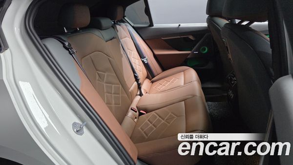 BMW 5 Series 2025, фото 17