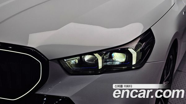 BMW 5 Series 2025, фото 8