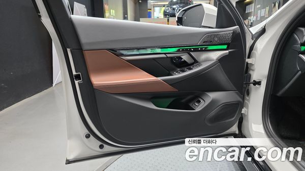 BMW 5 Series 2025, фото 14