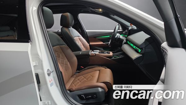 BMW 5 Series 2025, фото 16