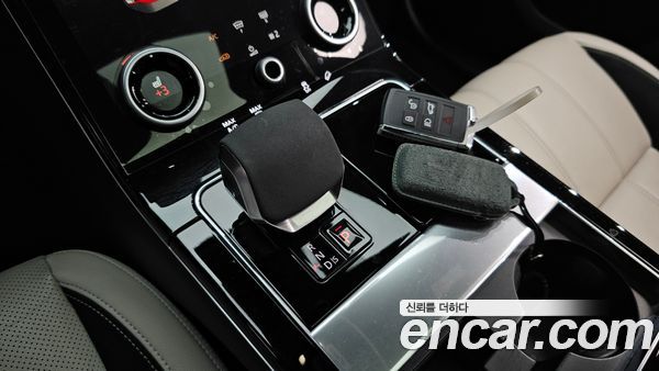 Land Rover Range Rover Velar 2023, фото 9
