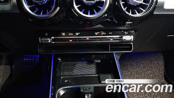 Mercedes-Benz GLB 2021, фото 28