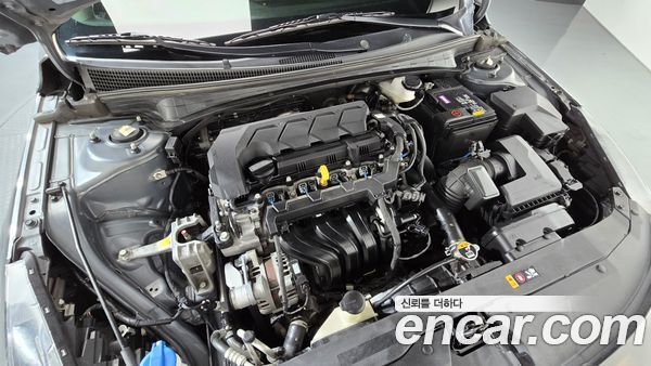 Hyundai Elantra 2021, фото 6