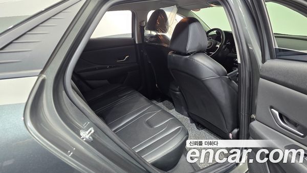 Hyundai Elantra 2021, фото 17