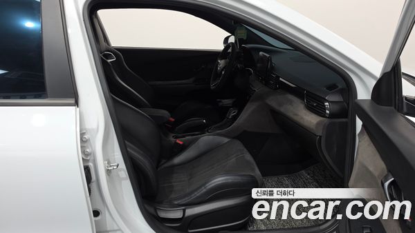 Hyundai Veloster 2021, фото 16