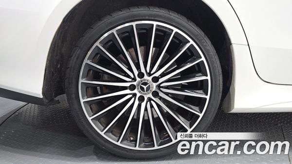 Mercedes-Benz CLS 2023, фото 5