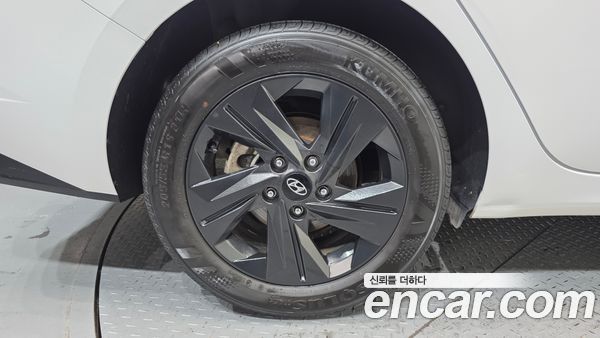Hyundai Elantra 2023, фото 5