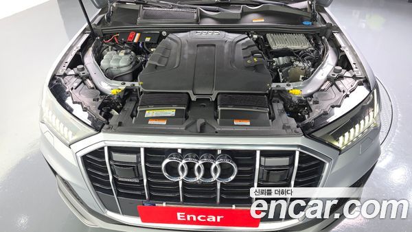 Audi Q7 2021, фото 6