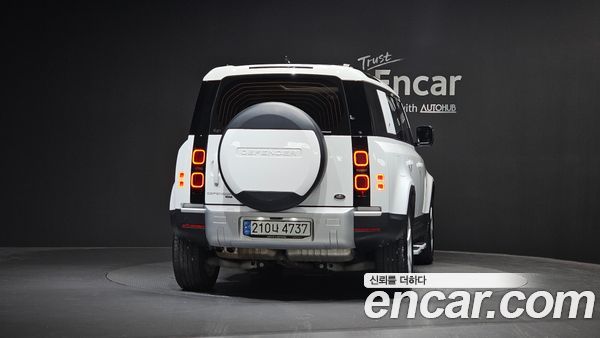 Land Rover Defender 2023, фото 3