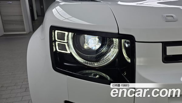 Land Rover Defender 2023, фото 7