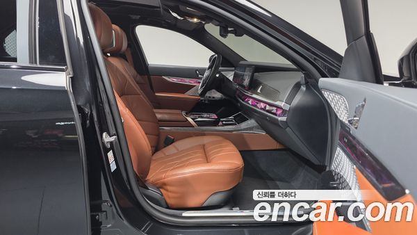 BMW i7 2024, фото 16