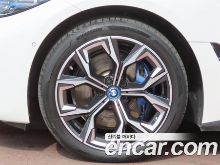 BMW i4 2023, фото 20