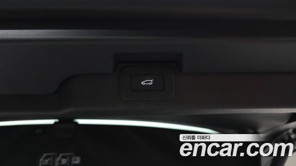 Land Rover Discovery 2025, фото 25