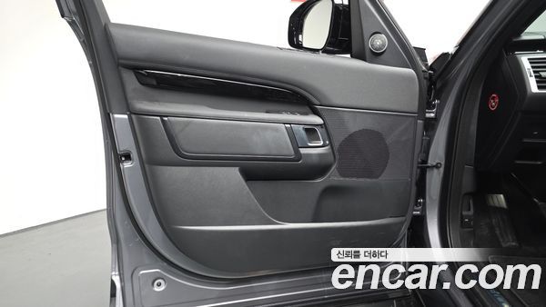 Land Rover Discovery 2025, фото 13