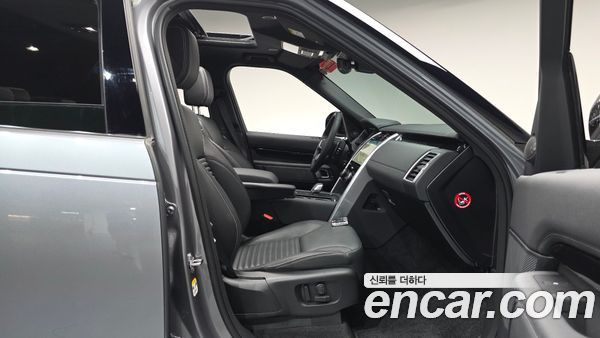 Land Rover Discovery 2025, фото 15