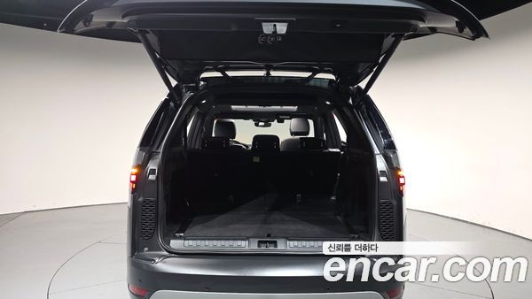 Land Rover Discovery 2025, фото 28