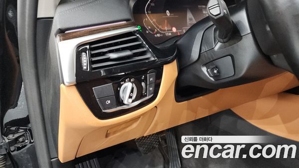 BMW 5 Series 2021, фото 29