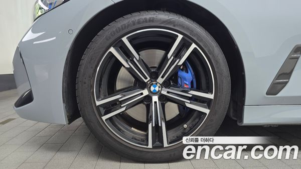 BMW 3 Series 2024, фото 4