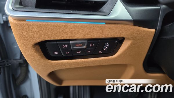 BMW 3 Series 2024, фото 25