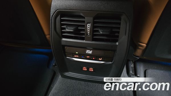 BMW 3 Series 2024, фото 29