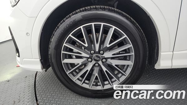 Audi Q3 2025, фото 5
