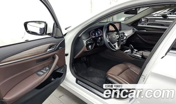 BMW 5 Series 2023, фото 10