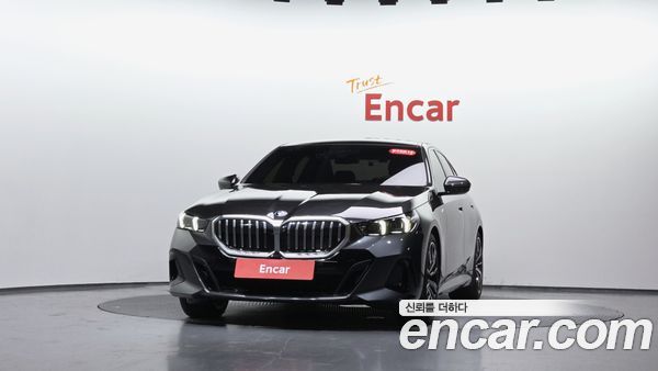 BMW 5 Series 2024, фото 2