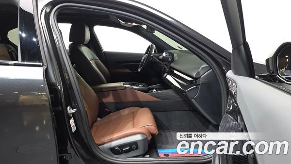 BMW 5 Series 2024, фото 16