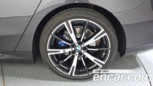 BMW 5 Series 2024, фото 6