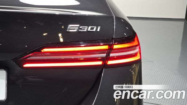BMW 5 Series 2024, фото 8