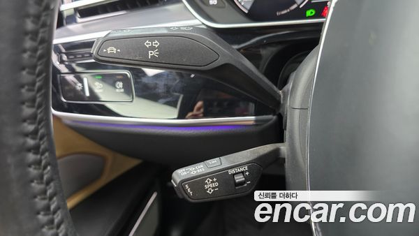 Audi A8 2020, фото 29
