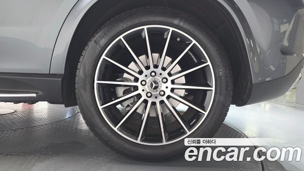 Mercedes-Benz GLE 2023, фото 6